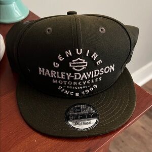 Harley-Davidson Genuine Motorcycles Snapback Hat in Black / New w tags